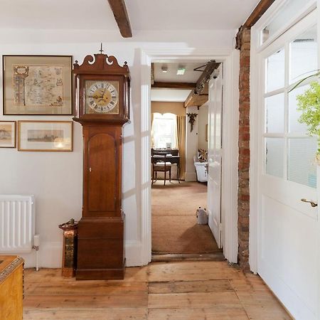The Old House Guest House Salisbury Bagian luar foto